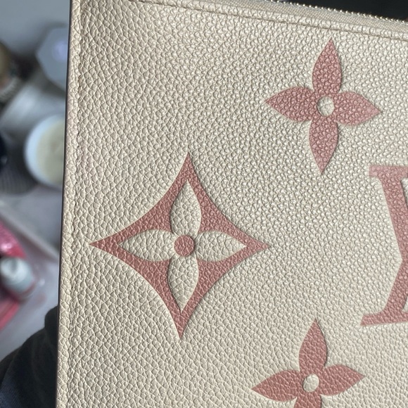 Authentic Louis  Vuitton Wristlet - Picture 14 of 16